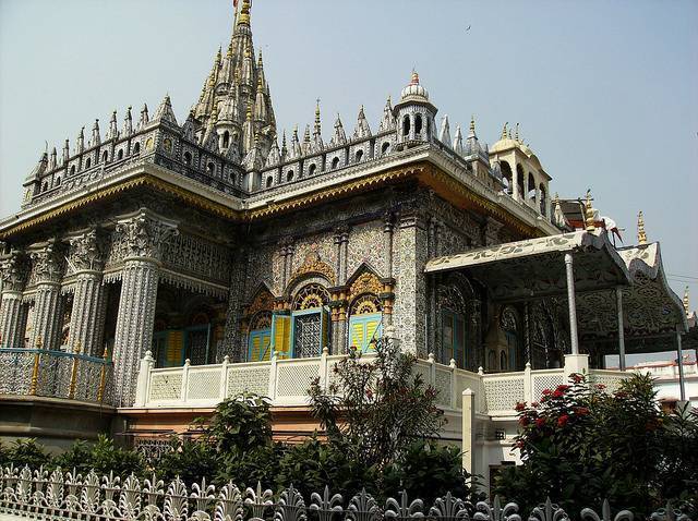 Pareshnath Jain Temple, Kolkata